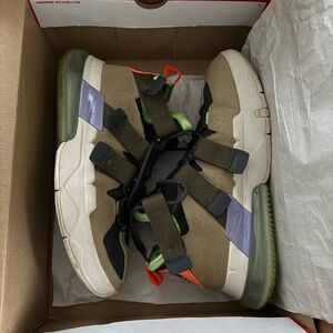 Nike Air React 270 Tan/Cream/Mint & Olive Green/Lavender Strap Adjustable Shoes